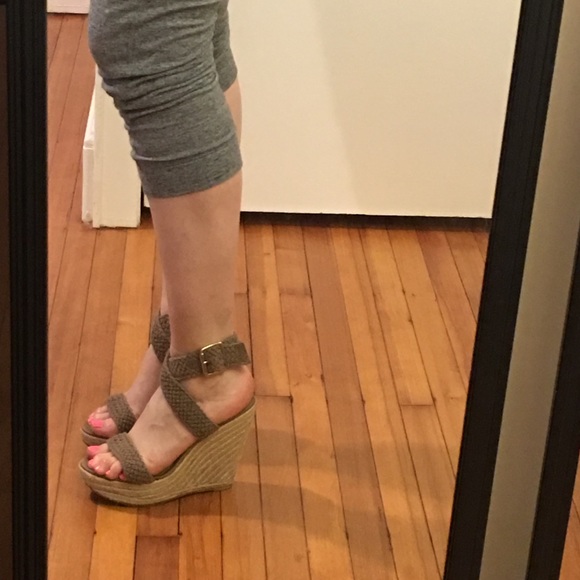 Steve Madden size 10 green espadrilles - Picture 5 of 8